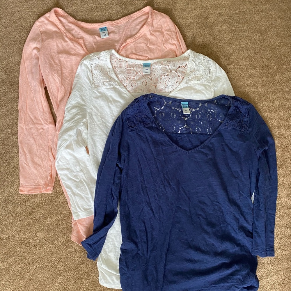 Bundle Maternity light weight shirts